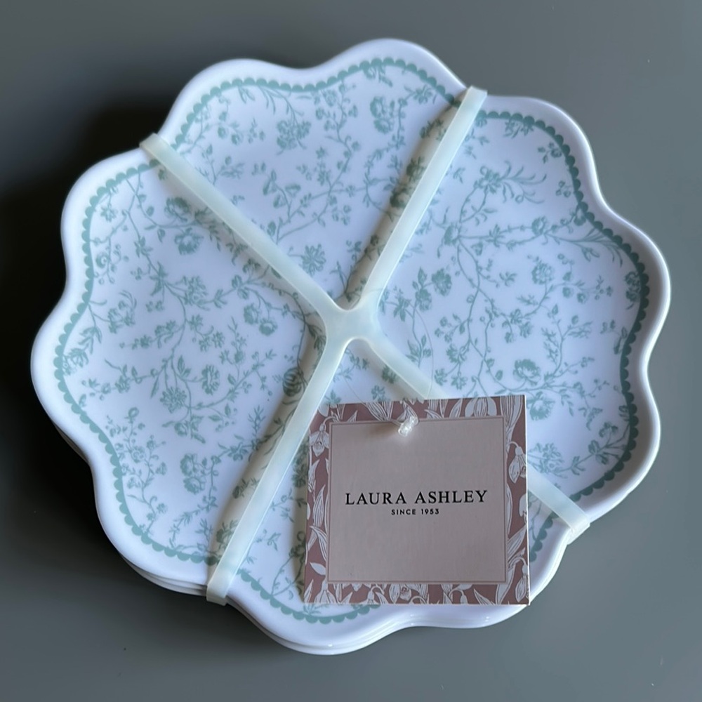 NWT Laura Ashley Floral Scalloped Salad Plates set of 4
